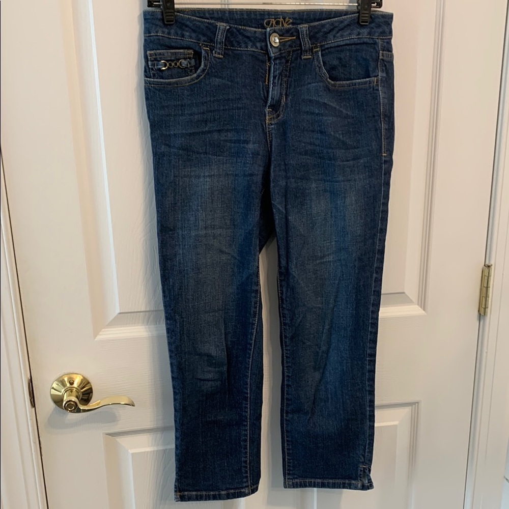 Cache Medium to Dark Wash Blue Jeans Women’s size 2 with metallic pocket detail‎